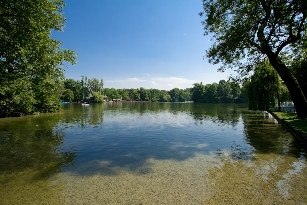 Kleinhesseloher See in München.