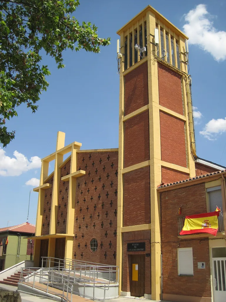 Fachada de la iglesia de San José Obrero, en Valladolid (España).