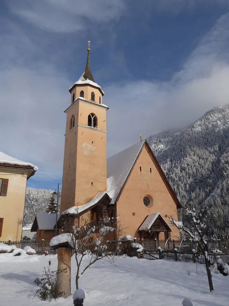 Pera di Fassa (San Giovanni di Fassa, Trentino, Italy), Saint Lawrence church