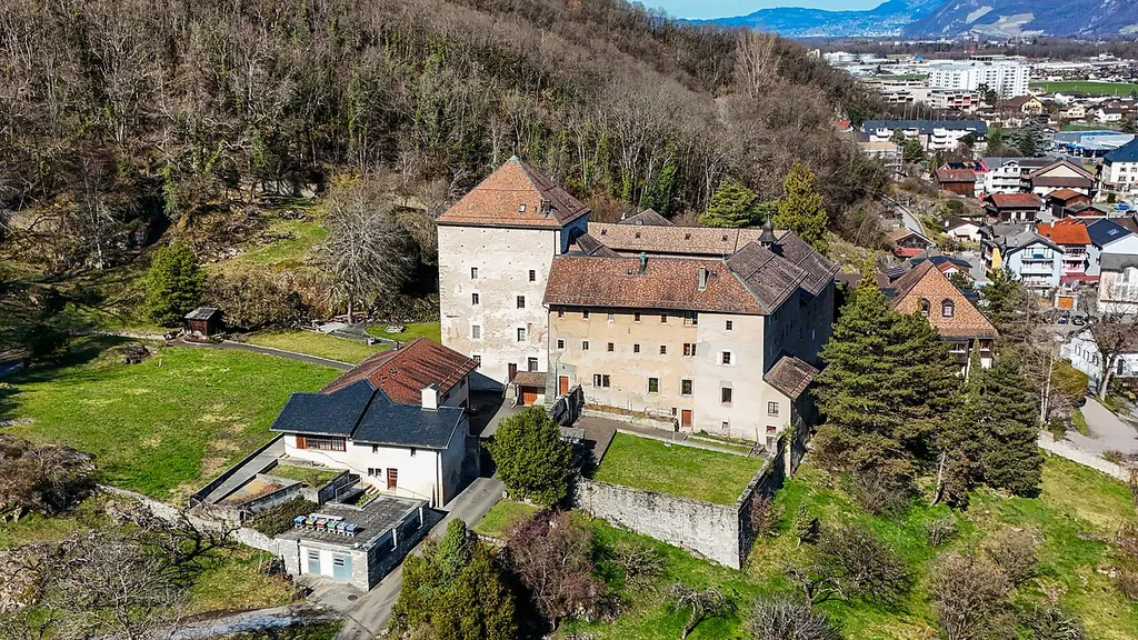 Le monastère de Collombey vu de drone.