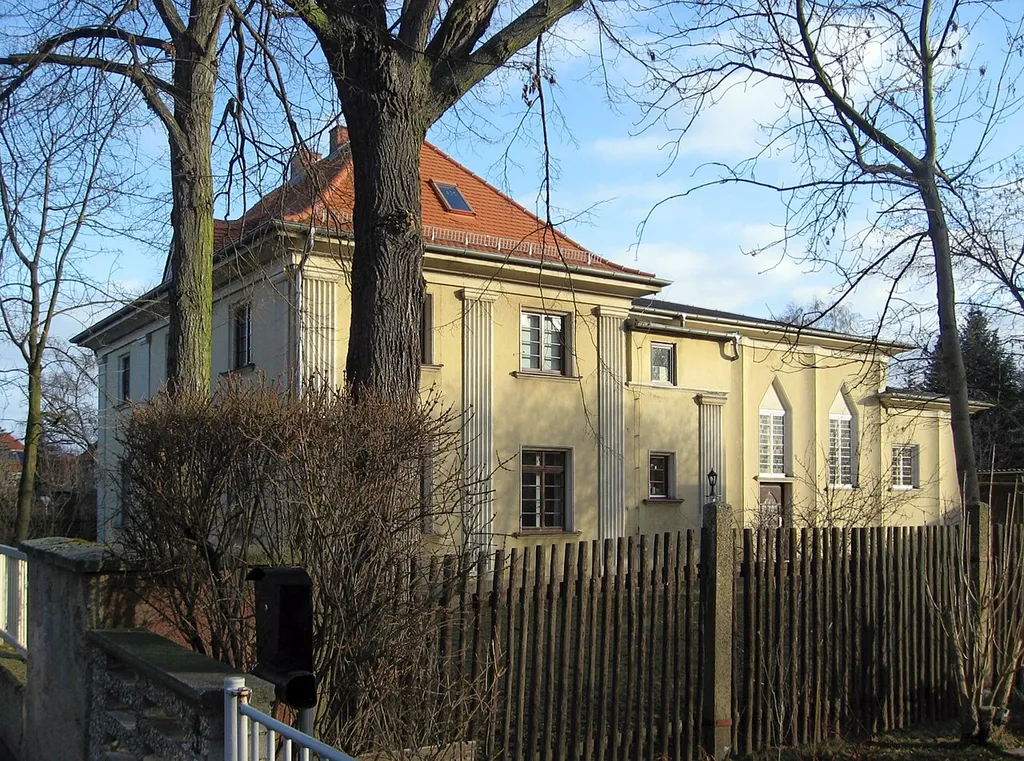 Church Leipzig-Marienbrunn, Lerchenrain 1