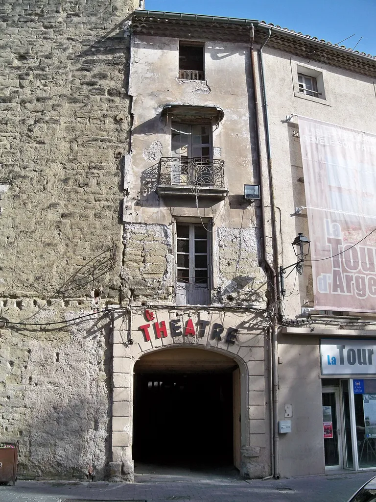 Ancien cinéma de L'Isle-Sorgueplafond, 1 place Fernand Buisson (Inscrit, 2011)