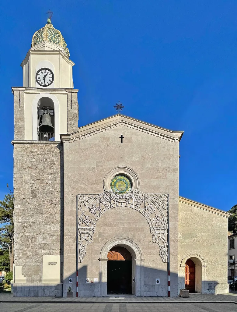 Facciata della concattedrale di Bojano chiesa di San Bartolomeo
