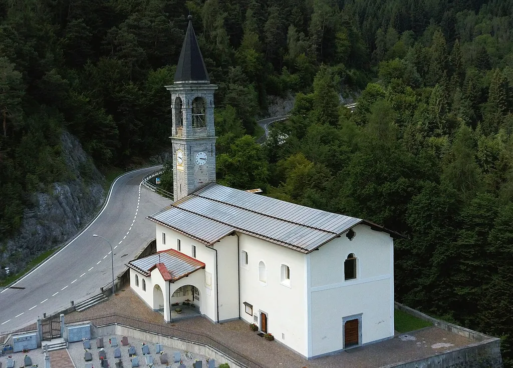Larzana (Tre Ville, Trentino, Italy), Saint Bartholomew church