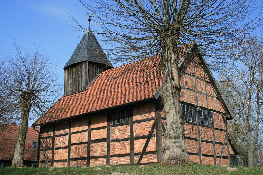 Dorfkirche Wootz, Südwestansicht