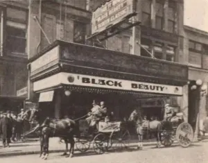 Lyric Theatre, 711 Hennepin Avenue