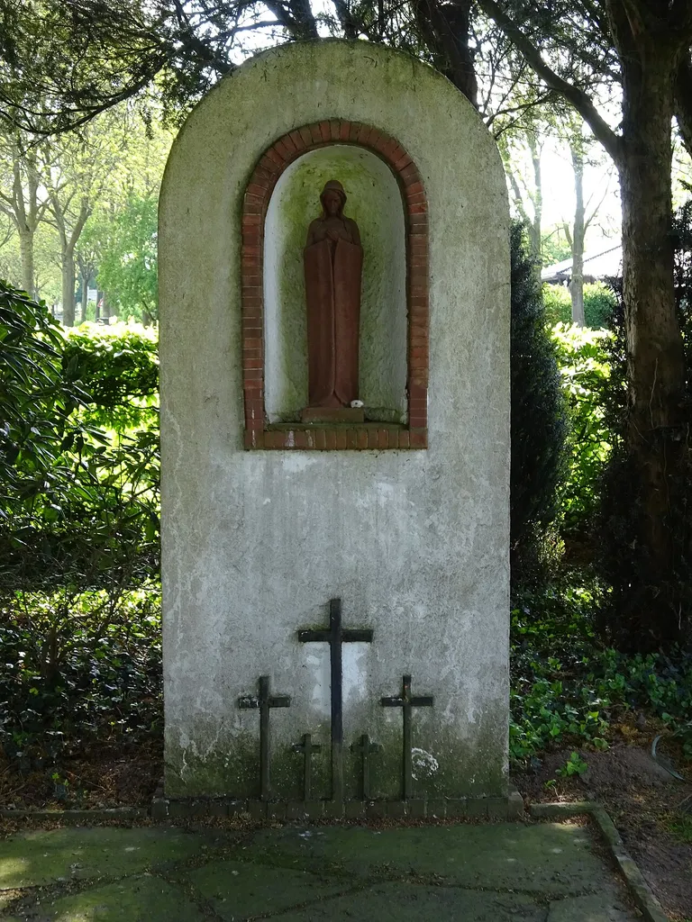 Rees-Bienen, Soldatenfriedhof Bienen