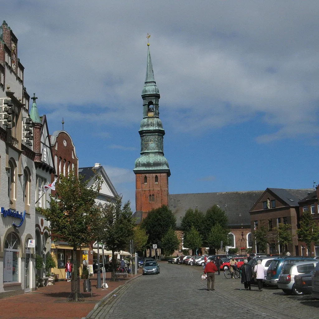 market square and st. laurentius church in tönning