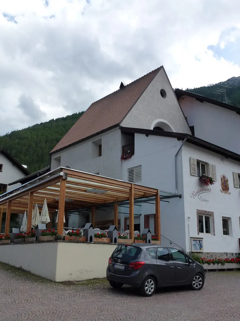 This media shows the cultural heritage monument with the number 17305 in South Tyrol. (Wikidata) Ehemalige Klosterkirche
