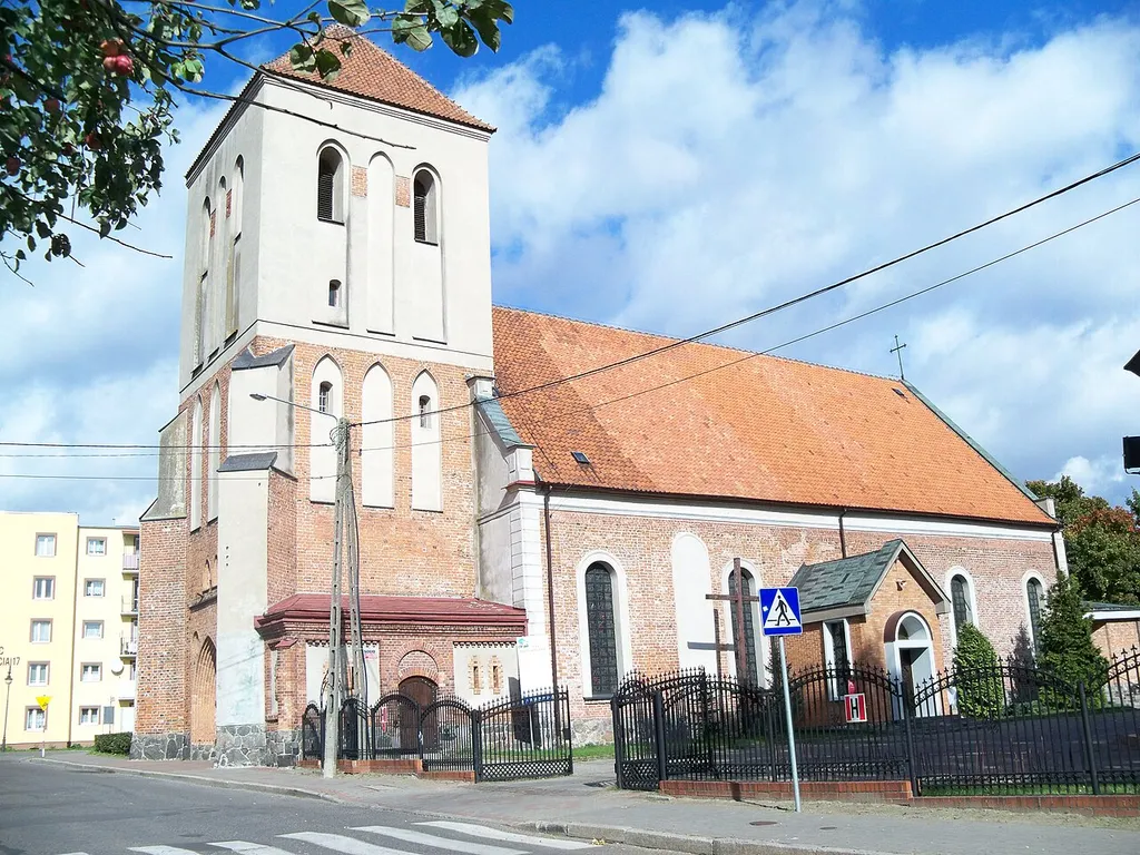 Ostróda, plac Tysiąclecia Państwa Polskiego - rzymskokatolicki kościół parafialny p.w. św. Dominika Savio, 1330-1351, odbud. 1985 (dec. ruina)