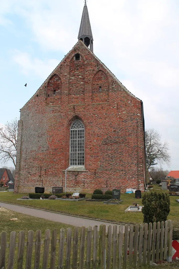Westseite der Groß Midlumer Kirche, Ostfriesland, Niedersachsen, Deutschland