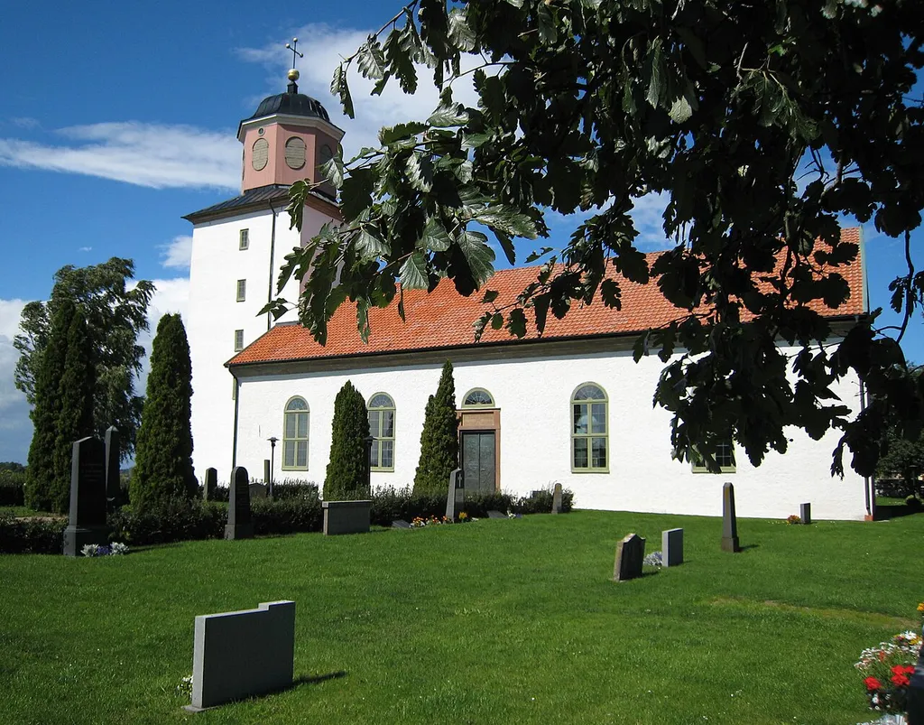 Stenåsa Church. Architect Samuel Enander at Later made up the drawings to the Stenåsa Church in the empire style. The Foundation took place in 1830 on the medieval church's site. Work completed in 1831 by Peter Ekholm and Peter Iceberg. Consecrated in 1838 took place.