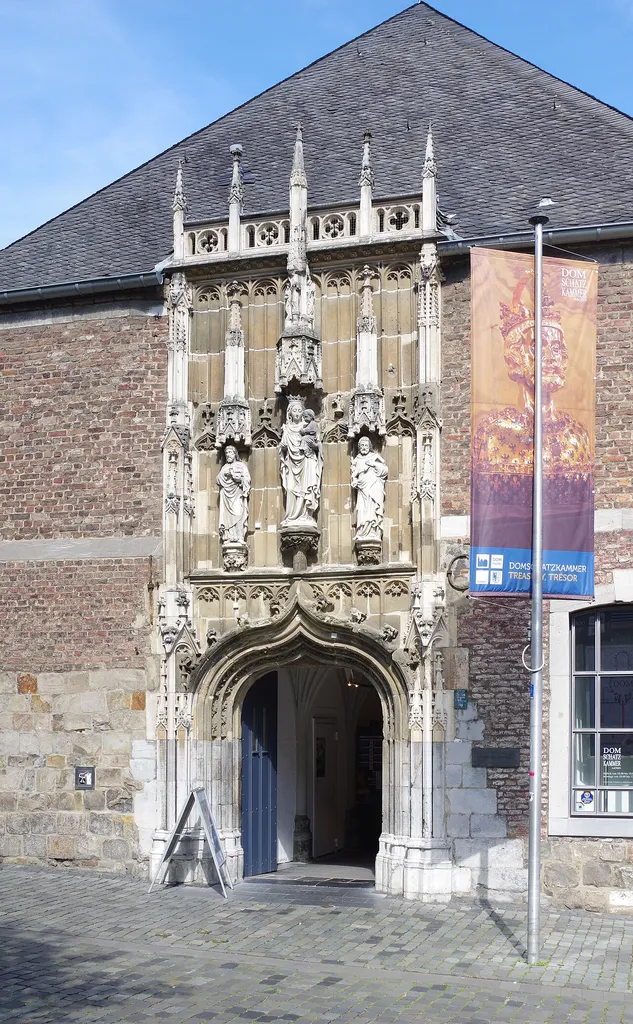 Aachen, Eingang zur Domschatzkammer