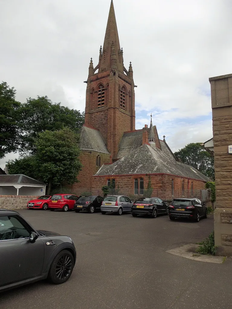 Church with spire, Invergowrie