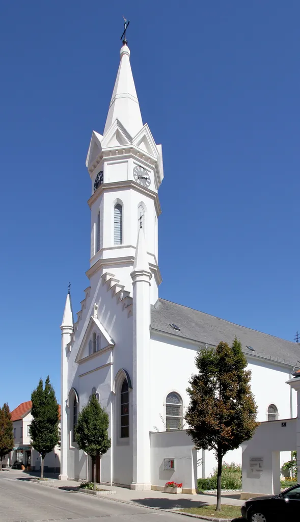 Die Evang. Pfarrkirche A.B. von Mörbisch am See.