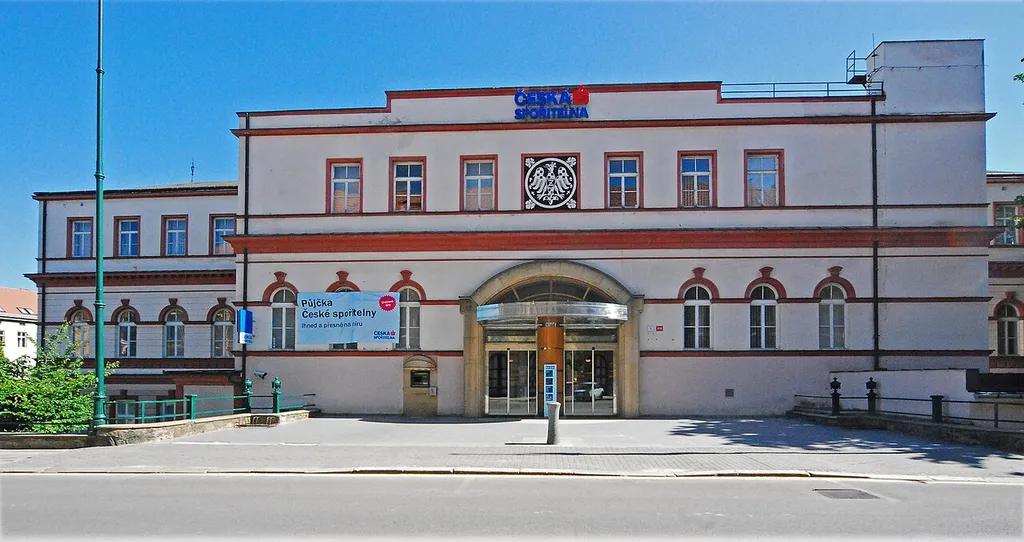 Ehemaliges Deutsches Haus in Znojmo, Pontassievská 918/1, errichtet 1882 vom Baumeister Josef Schweighofer, jetzt Sparkasse.