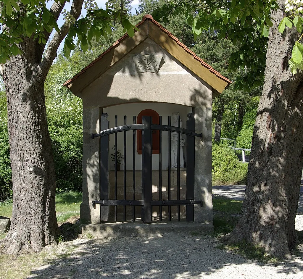 Die Mühlangerkapelle im Erlanger Stadtteil Büchenbach