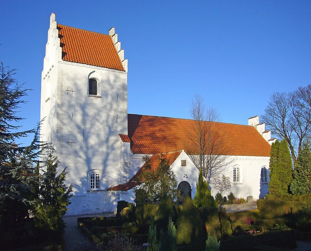 Fløng Kirke, Denmark. Camera location55° 39′ 42.12″ N, 12° 10′ 50.88″ E View this and other nearby images on: OpenStreetMap 55.661700; 12.180800 Fløng Kirke