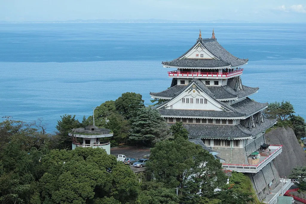 Atami Castle as seen fromm the WSW in Atami, Shizuoka Prefecture.