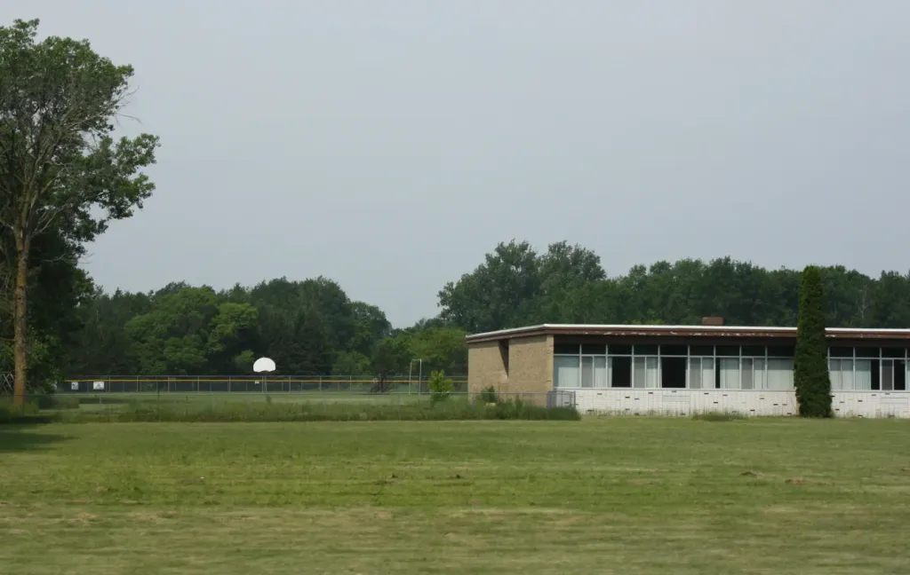 The school in w:Daggett, Michigan on w:U.S. Route 41. This file was uploaded with Commonist.