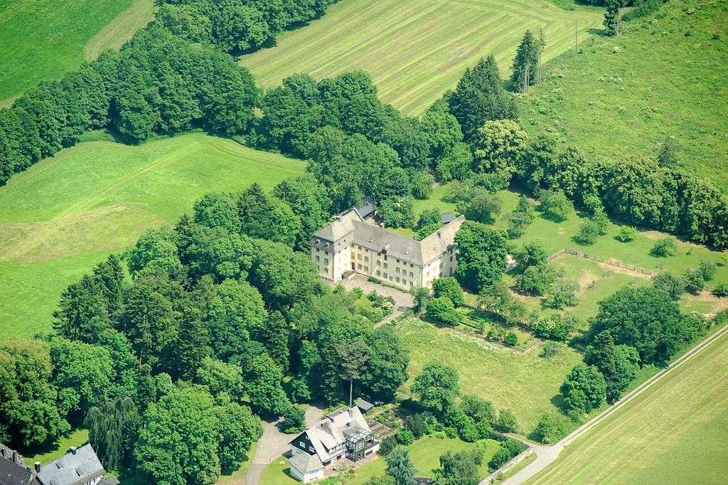 Fotoflug Sauerland-Ost – Kloster Glindfeld aus südwestlicher Richtung The production, editing or release of this file was supported by the Community-Budget of Wikimedia Deutschland. To see other files made with the support of Wikimedia Deutschland, please see the category Supported by Wikimedia Deutschland.العربية ∙ বাংলা ∙ Deutsch ∙ English ∙ Esperanto ∙ français ∙ हिन्दी ∙ magyar ∙ Bahasa Indonesia ∙ italiano ∙ 日本語 ∙ македонски ∙ മലയാളം ∙ Bahasa Melayu ∙ Nederlands ∙ português ∙ română ∙ русский ∙ slovenščina ∙ svenska ∙ தமிழ் ∙ українська ∙ 中文 ∙ +/−