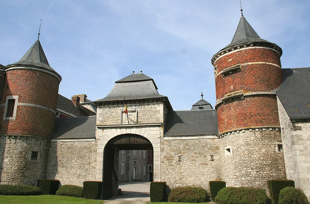 Warnant-Dreye (Belgium), the porch of the d'Oultremont castle (XVII/XVIIIth centuries).
