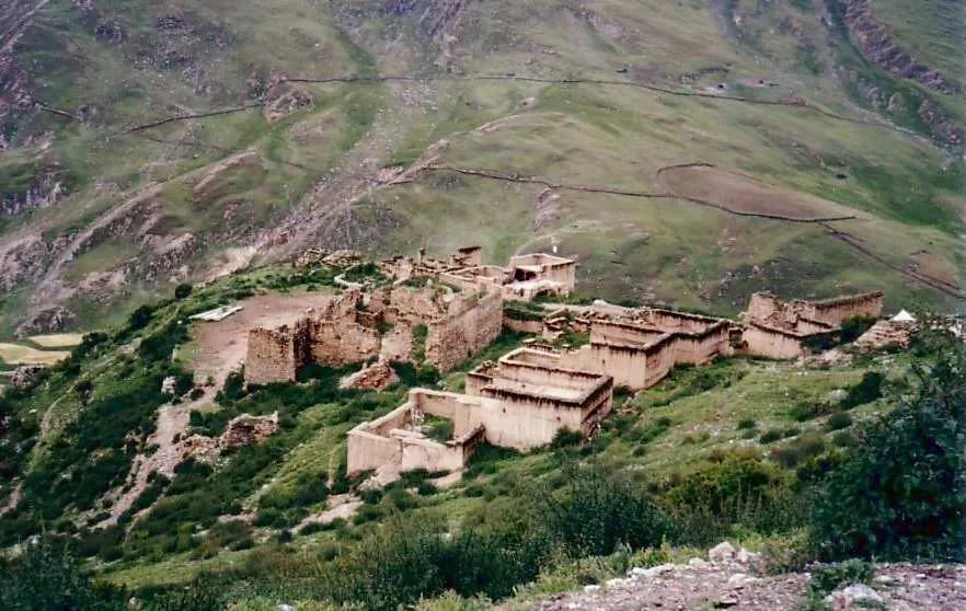 Monastery ruins, en:Yerpa 1993