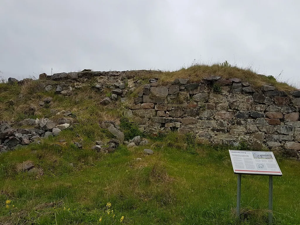 This is a picture of an archaeological site or a monument in Sweden, number 5093caa3-03f1-429e-b73f-a14e752c818c in the RAÄ Fornsök database.