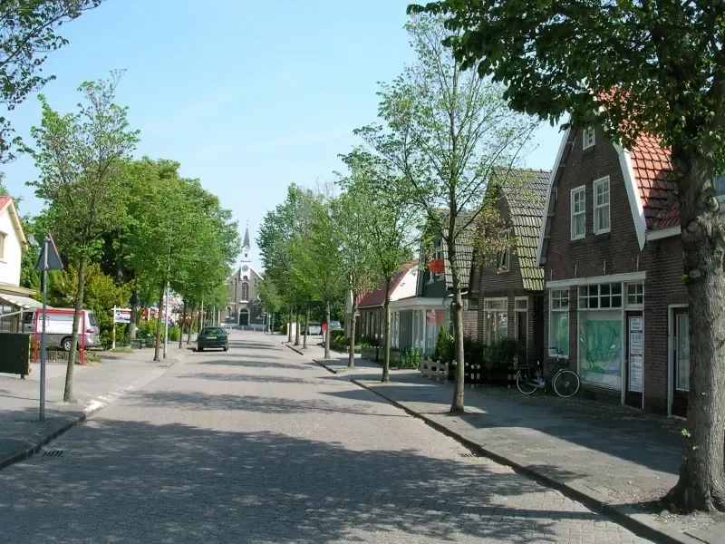 De kerk en het oude centrum van het dorp Anna Paulowna. Church and the old center of the village Anna Paulowna.