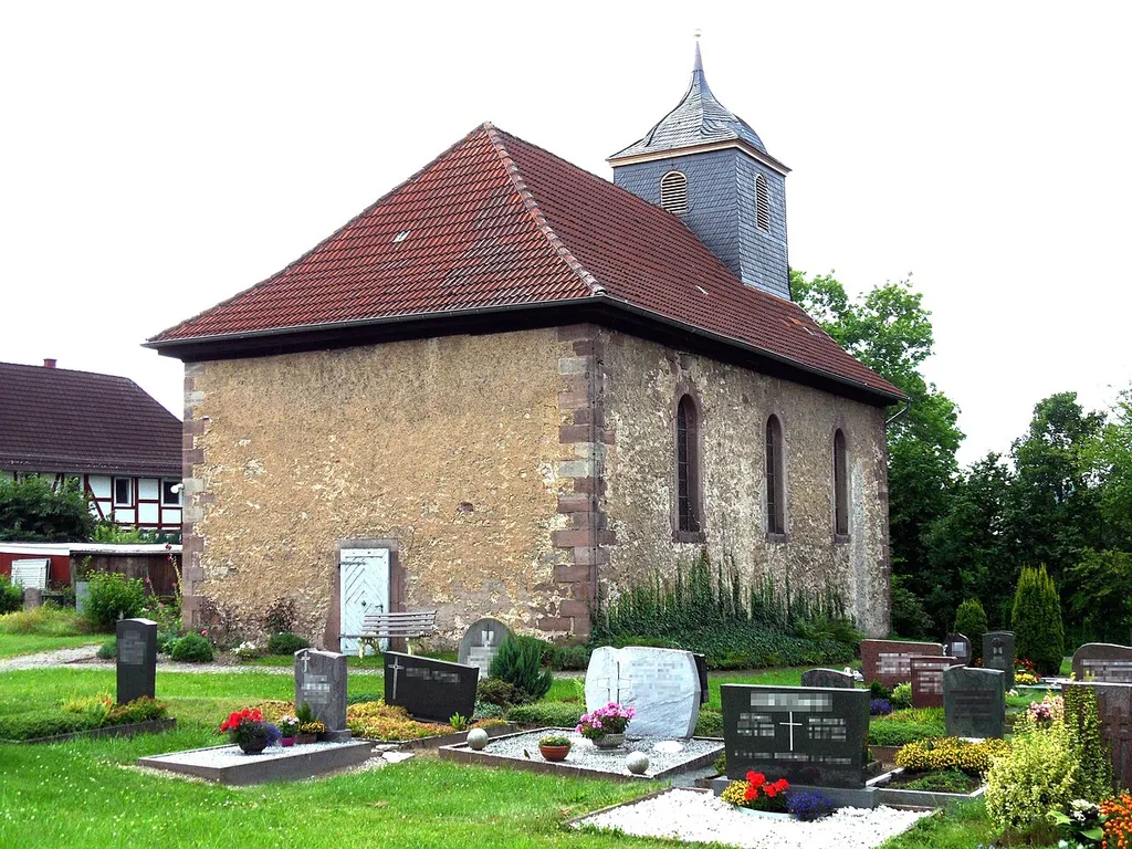 Evangelische Kirche St. Bonifatius in Friedland-Stockhausen mit Friedhof