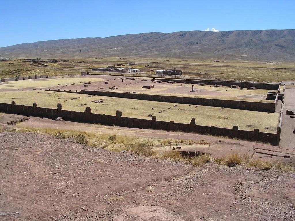 Photo du temple "Kalasasaya" de l'ancienne civilisation "Tiwanaku" en Bolivie Photo prise pas User:Anakin en 2005.