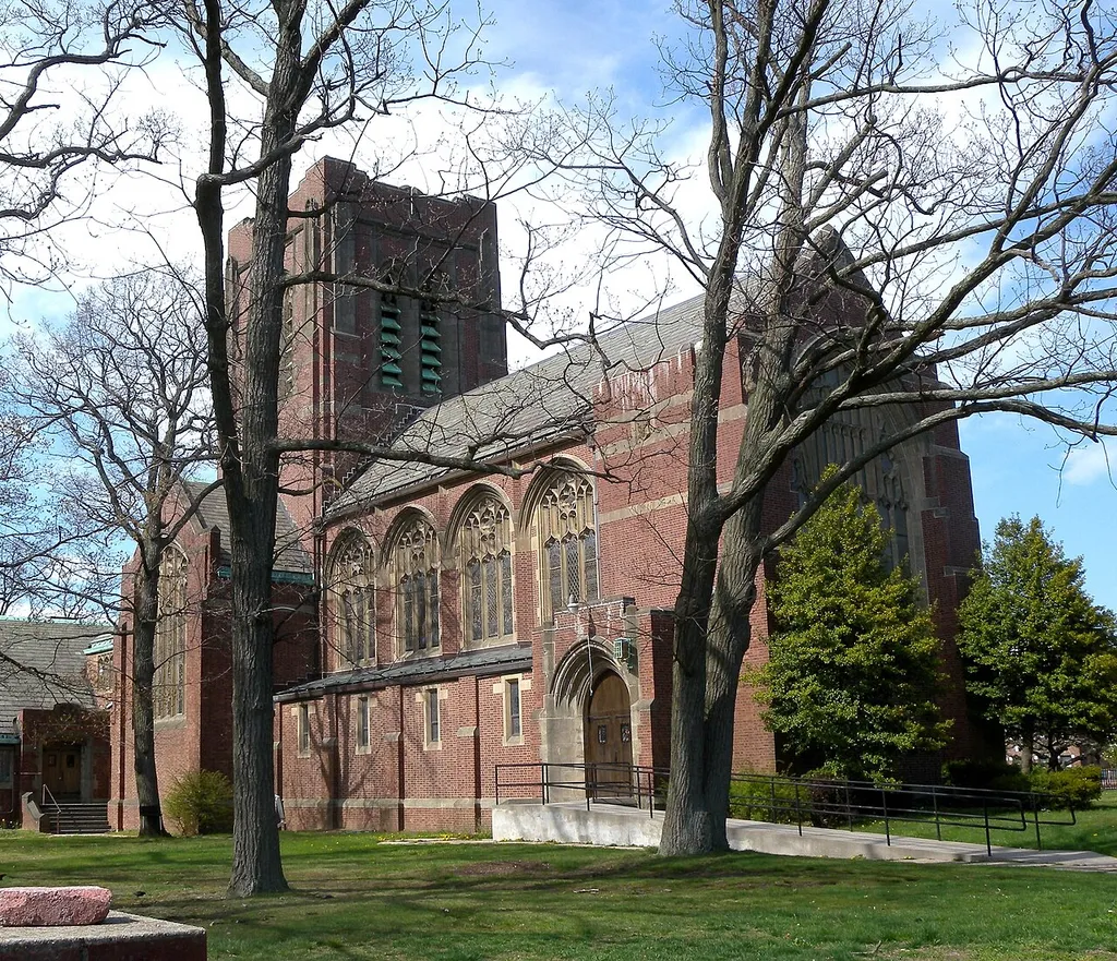 Looking northeast at en:First Presbyterian Church of Far Rockaway, originally Sage Memorial Presbyterian Church in Far Rockaway on a sunny early afternoon.