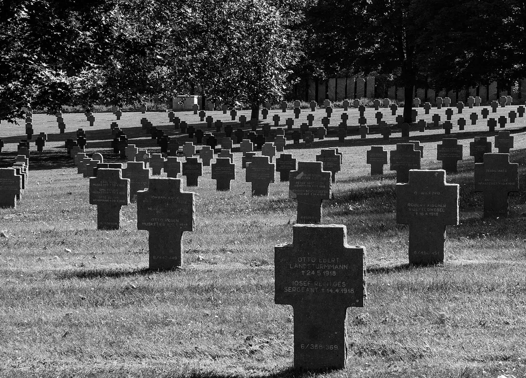 Lens-Sallaumines (France-Pas-de-Calais) — German Military Cemetery
