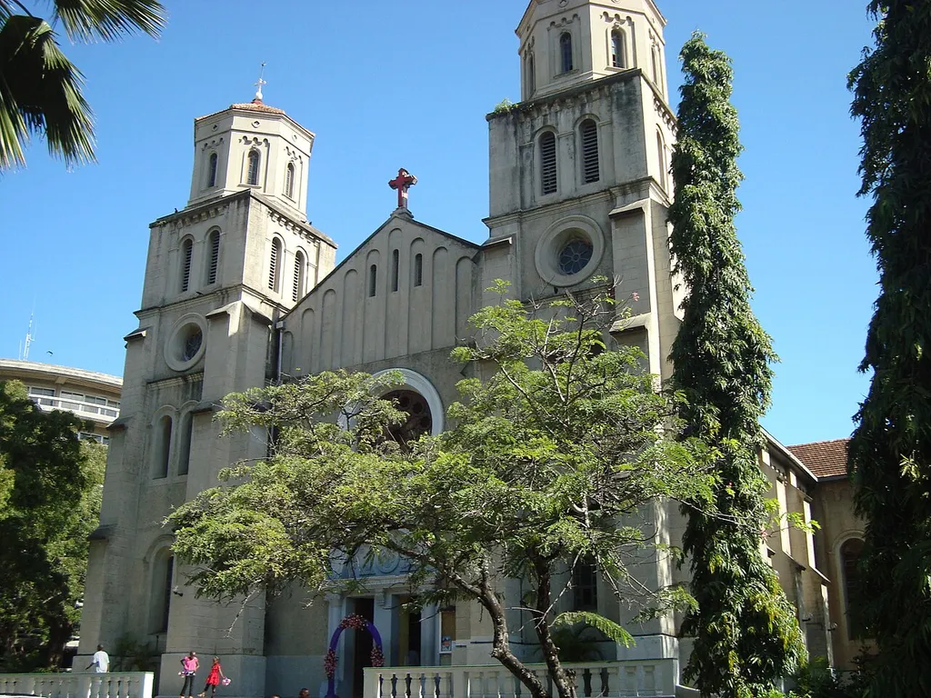 The year 1889 marks the beginning of Mombasa’s first “catholic mission”. Fr. Alexandre Le Roy, a French Holy Ghost Missionary (C.S.Sp), is considered the pioneer of this initiative. The first baptism took place on August 14, 1889, when Maria, the infant daughter of Diego and Natalie Pereira, was received into the Christian community.