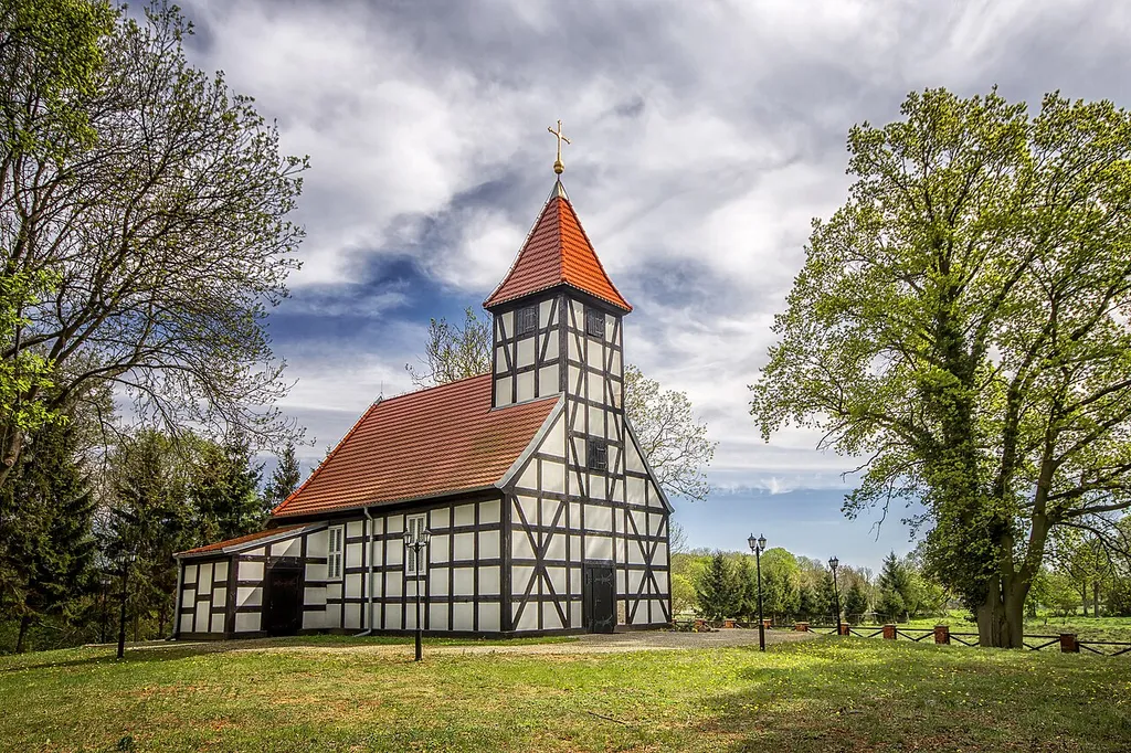 Warnołęka, Kościół Matki Bożej Częstochowskiej w Warnołęce