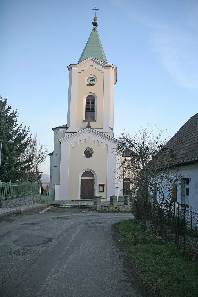 Voděrady kostel svatého Petra a Pavla Camera location50° 12′ 32″ N, 16° 09′ 08.4″ E View this and other nearby images on: OpenStreetMap 50.208889; 16.152332 .mw-parser-output .fmbox{clear:both;margin:0.2em 0;width:100%;border:1px solid #a2a9b1;background-color:var(--background-color-interactive-subtle,#f8f9fa);box-sizing:border-box;color:var(--color-base,#202122)}.mw-parser-output .fmbox-warning{border:1px solid #bb7070;background-color:#ffdbdb}.mw-parser-output .fmbox-editnotice{background-color:transparent}.mw-parser-output .fmbox .mbox-text{border:none;padding:0.25em 0.9em;width:100%}.mw-parser-output .fmbox .mbox-image{border:none;padding:2px 0 2px 0.9em;text-align:center}.mw-parser-output .fmbox .mbox-imageright{border:none;padding:2px 0.9em 2px 0;text-align:center}.mw-parser-output .fmbox .mbox-invalid-type{text-align:center}@media screen{html.skin-theme-clientpref-night .mw-parser-output .fmbox-warning{background-color:#300}}@media screen and (prefers-color-scheme:dark){html.skin-theme-clientpref-os .mw-parser-output .fmbox-warning{background-color:#300}}This file was created as a part of the photographic program of Wikimedia Czech Republic. Project: Foto českých obcí The program supports Wikimedia Commons photographers in the Czech Republic.