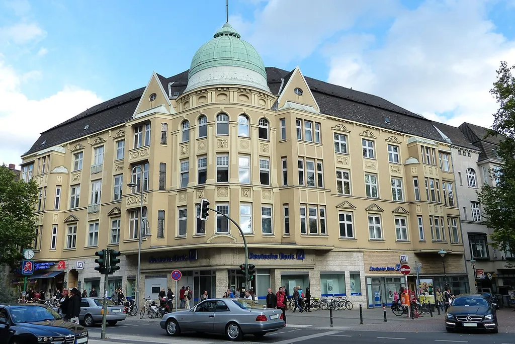 This is a picture of the Berliner Kulturdenkmal (cultural monument) with the ID