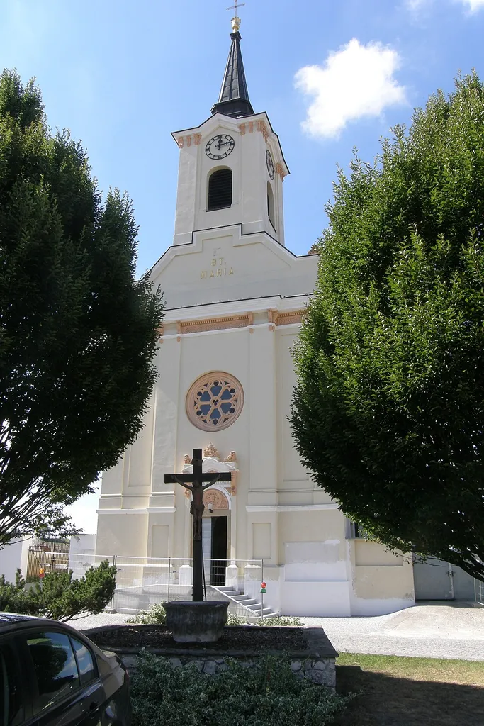 Kath. Pfarrkirche Mariae Namen in Wetzelsdorf