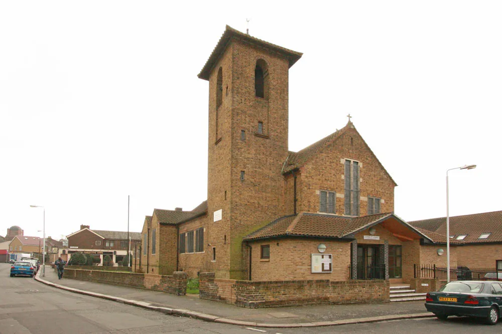 St Philip &amp; St James, Whitwell Road, E13