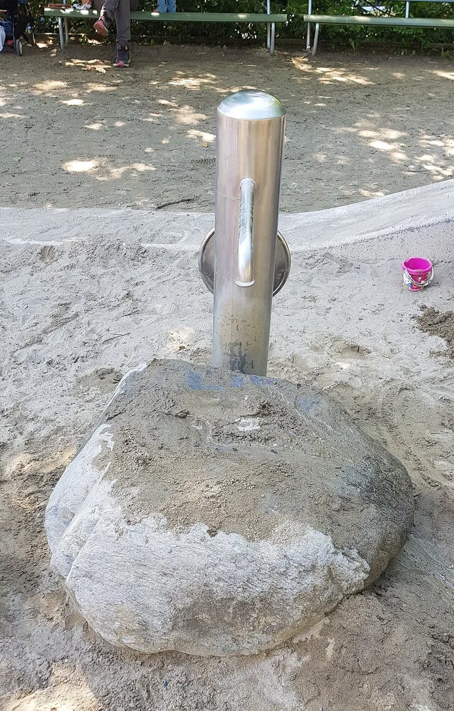 Spielplatzbrunnen unterhalb Rigblick