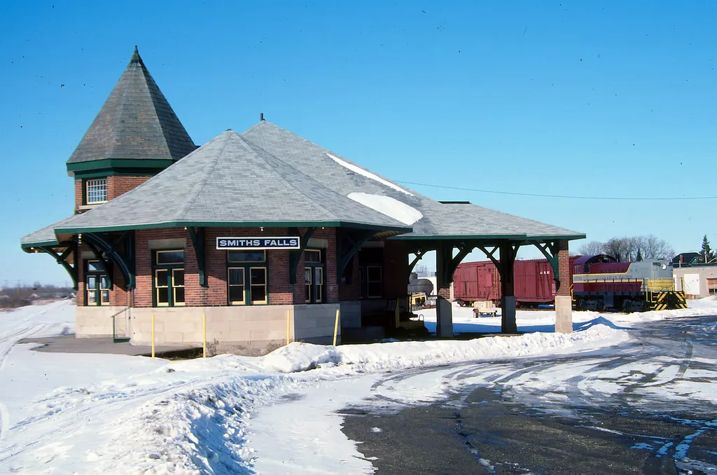 CN station, Smiths Falls Ontario. March 1988. Scan from 35mm slide.