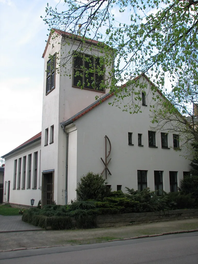 evangelische Kirche in Borsdorf bei Leipzig; erbaut 1964–1967; unter Denkmalschutz