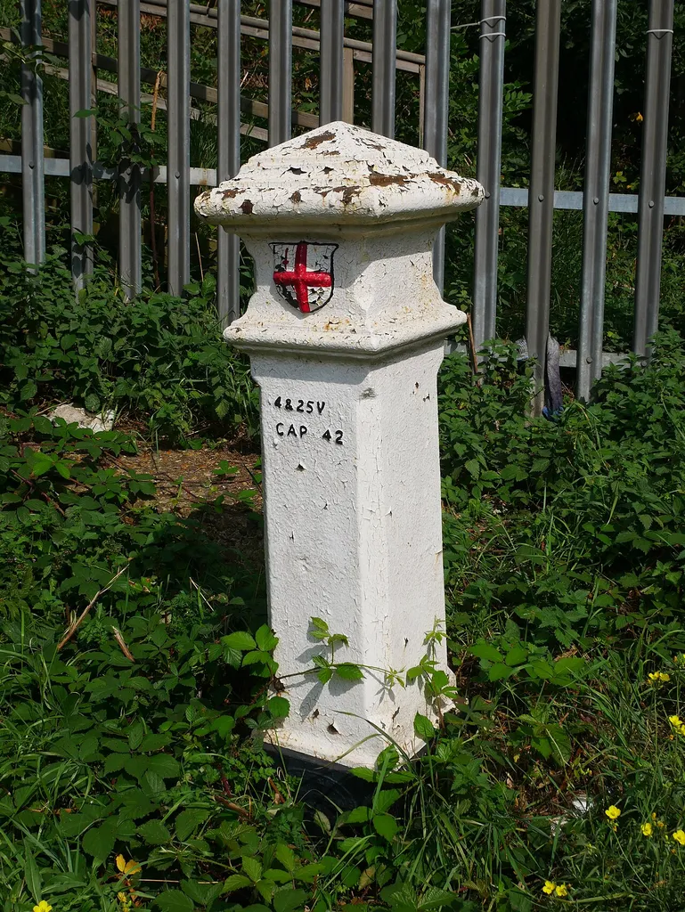 The coal duty boundary marker in Maiden Lane, Dartford. This is a photo of listed building number 1116091.