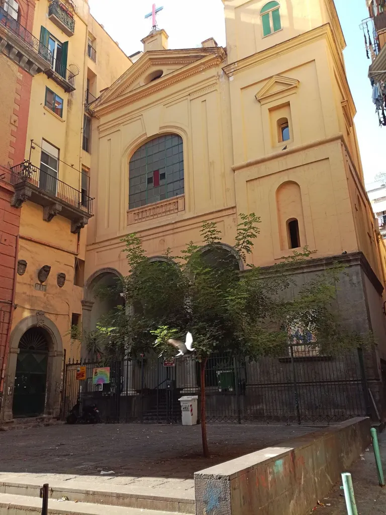 Facciata, Trinità degli Spagnoli, Napoli