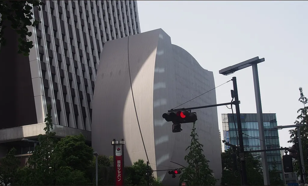 東京都新宿区西新宿にあるSOMPO美術館。ja:損保ジャパン本社ビル敷地内にある。