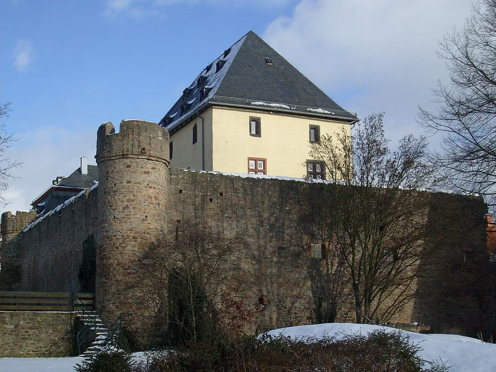 Burg Rockenberg (fotografiert aus Richtung Westen)