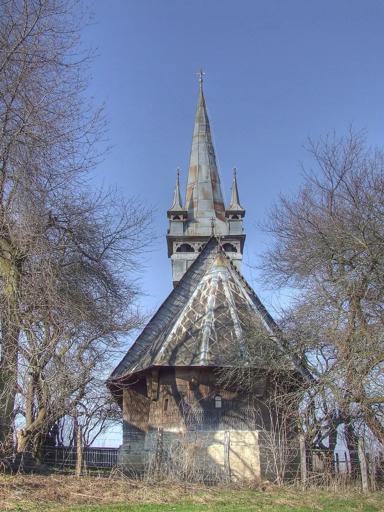 Biserica de lemn din Bălcești, județul Cluj. Vedere din est