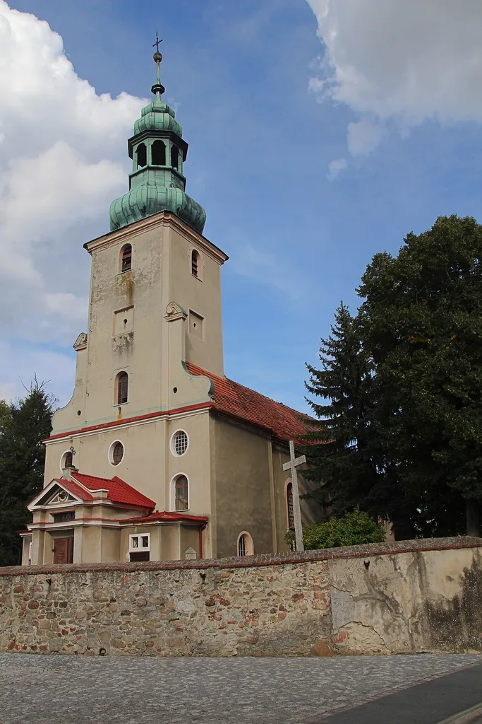 Karłowice Wielkie – rzymskokatolicki kościół parafialny pw. św. Marii Magdaleny, 1758.