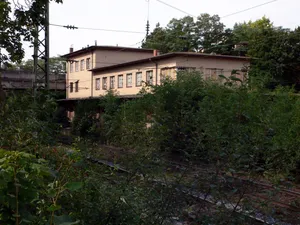 station building at Nürnberg-Zollhaus station