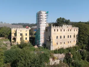 Ratno Dolne Castle